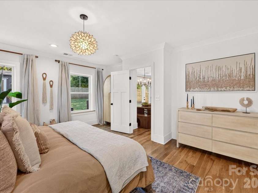 3020 Holt Street, Charlotte, NC 28205.  MLS# CAR4414227, YatesRealty ID 47834. 