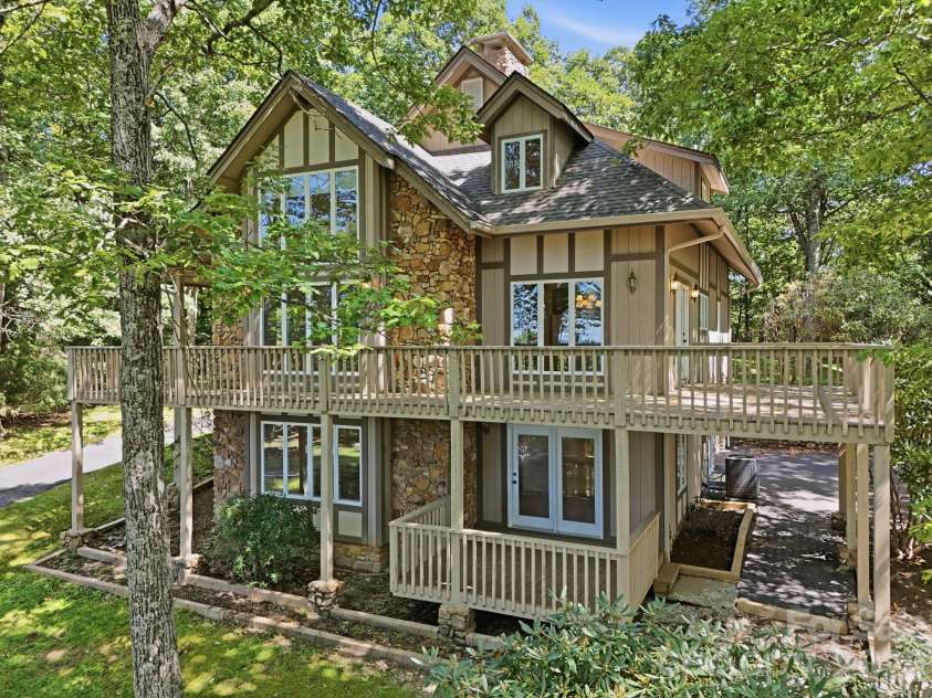 765 Oak Ridge Drive, Boone, NC 28607.  MLS# CAR4419667, YatesRealty ID 47836. 