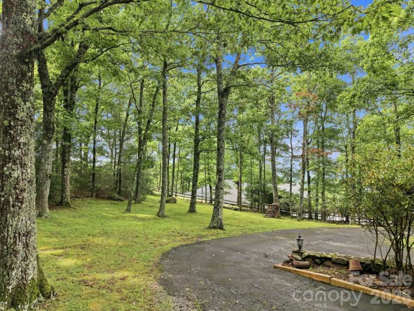 765 Oak Ridge Drive, Boone, NC 28607.  MLS# CAR4419667, YatesRealty ID 47836. 