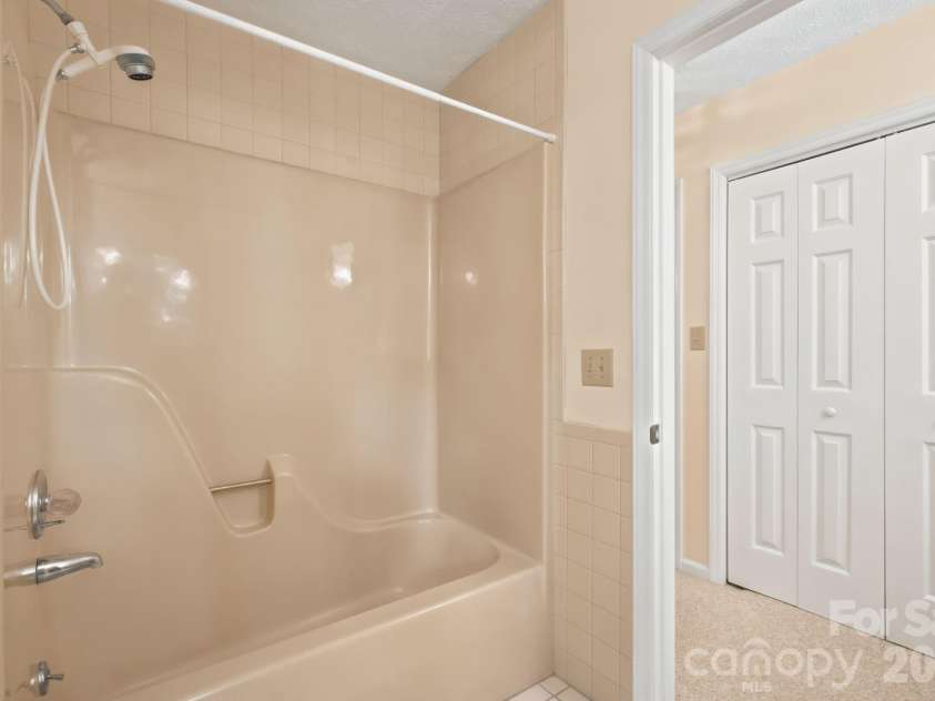 765 Oak Ridge Drive, Boone, NC 28607.  MLS# CAR4419667, YatesRealty ID 47836. 