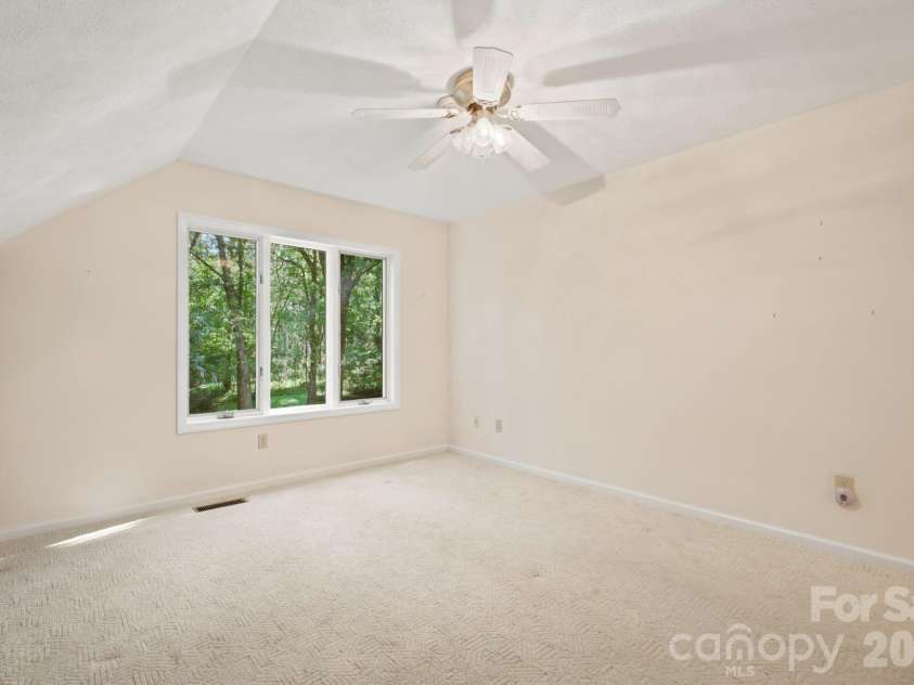 765 Oak Ridge Drive, Boone, NC 28607.  MLS# CAR4419667, YatesRealty ID 47836. 