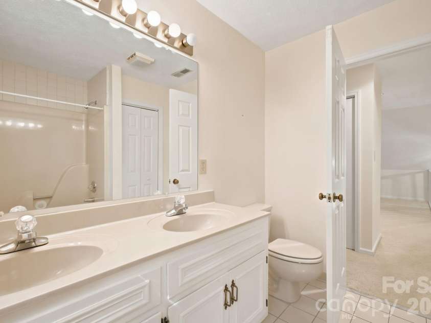 765 Oak Ridge Drive, Boone, NC 28607.  MLS# CAR4419667, YatesRealty ID 47836. 
