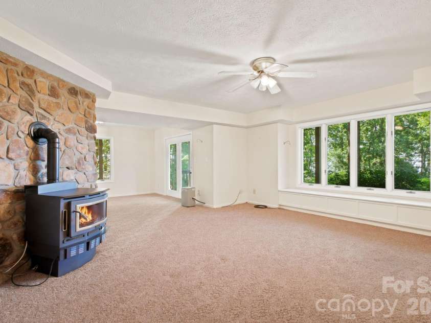 765 Oak Ridge Drive, Boone, NC 28607.  MLS# CAR4419667, YatesRealty ID 47836. 