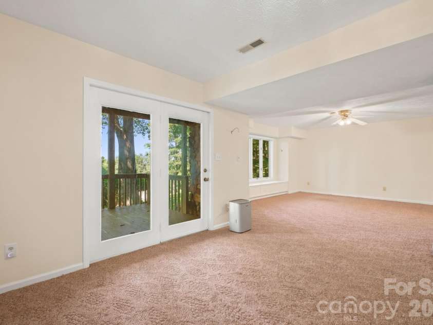 765 Oak Ridge Drive, Boone, NC 28607.  MLS# CAR4419667, YatesRealty ID 47836. 