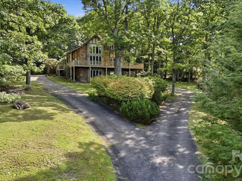 765 Oak Ridge Drive, Boone, NC 28607.  MLS# CAR4419667, YatesRealty ID 47836. 