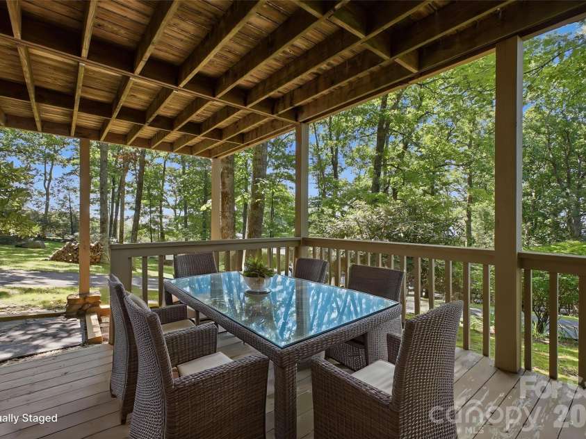 765 Oak Ridge Drive, Boone, NC 28607.  MLS# CAR4419667, YatesRealty ID 47836. 