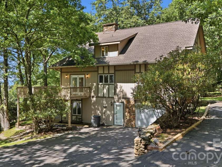 765 Oak Ridge Drive, Boone, NC 28607.  MLS# CAR4419667, YatesRealty ID 47836. 