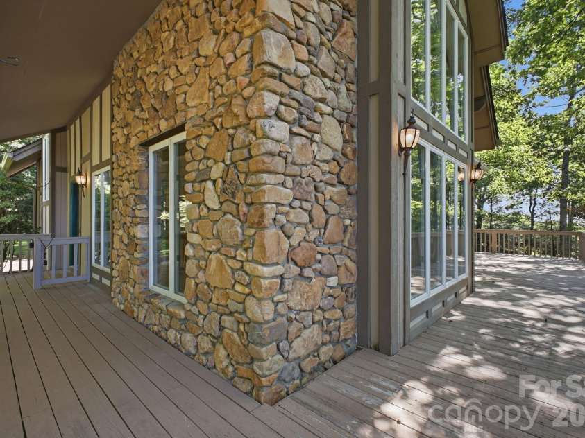 765 Oak Ridge Drive, Boone, NC 28607.  MLS# CAR4419667, YatesRealty ID 47836. 