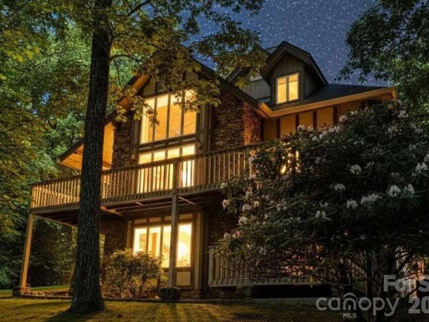 765 Oak Ridge Drive, Boone, NC 28607.  MLS# CAR4419667, YatesRealty ID 47836. 