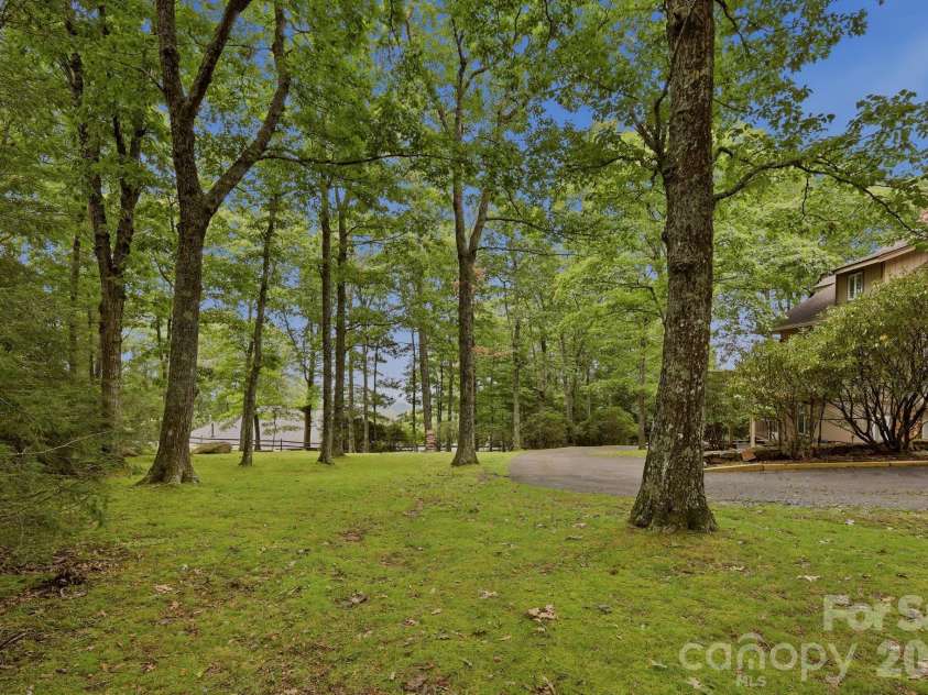 765 Oak Ridge Drive, Boone, NC 28607.  MLS# CAR4419667, YatesRealty ID 47836. 