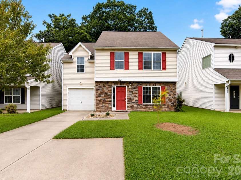 2507 Anna Garrison Road, Charlotte, NC 28206.  MLS# CAR4419661, YatesRealty ID 47837. 