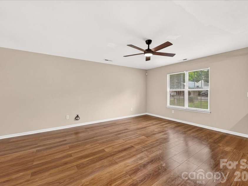 2507 Anna Garrison Road, Charlotte, NC 28206.  MLS# CAR4419661, YatesRealty ID 47837. 