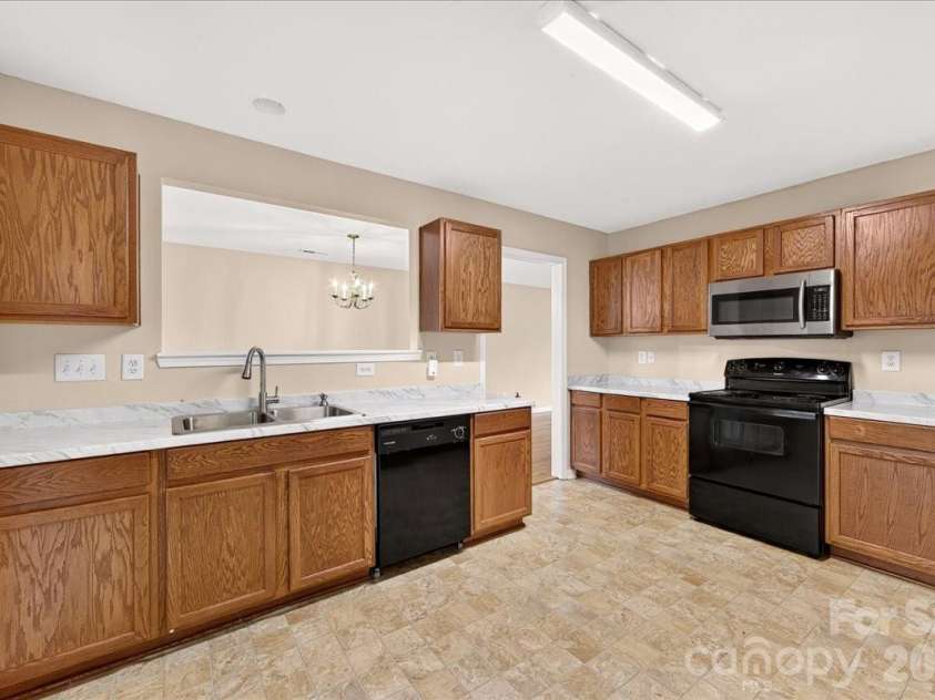 2507 Anna Garrison Road, Charlotte, NC 28206.  MLS# CAR4419661, YatesRealty ID 47837. 