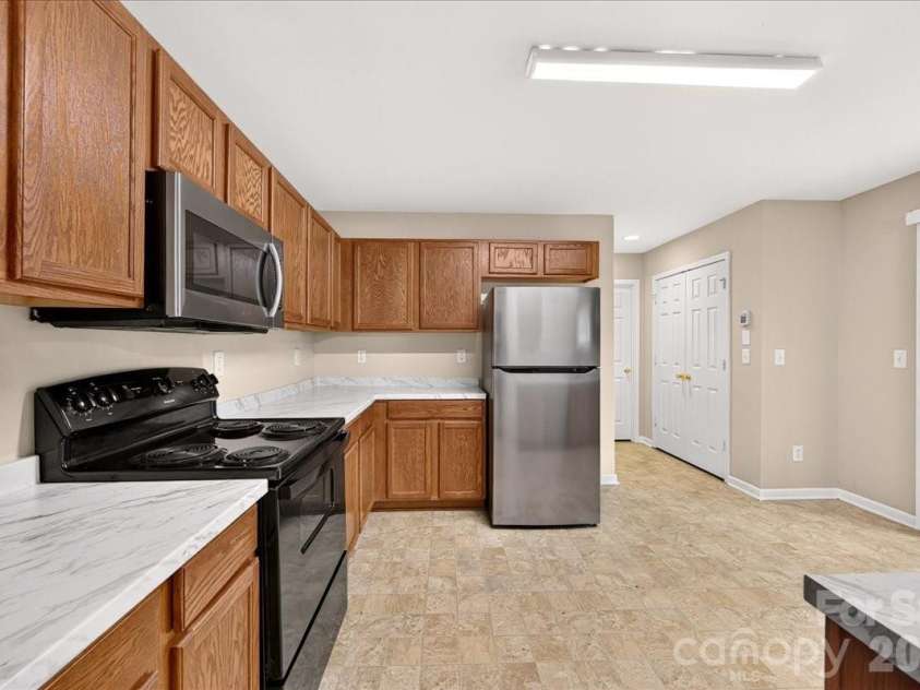 2507 Anna Garrison Road, Charlotte, NC 28206.  MLS# CAR4419661, YatesRealty ID 47837. 