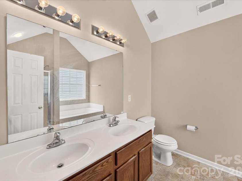 2507 Anna Garrison Road, Charlotte, NC 28206.  MLS# CAR4419661, YatesRealty ID 47837. 