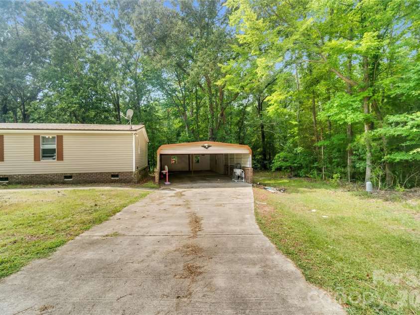 6010 Hightower Road, Fort Lawn, SC 29714.  MLS# CAR4419683, YatesRealty ID 47838. 