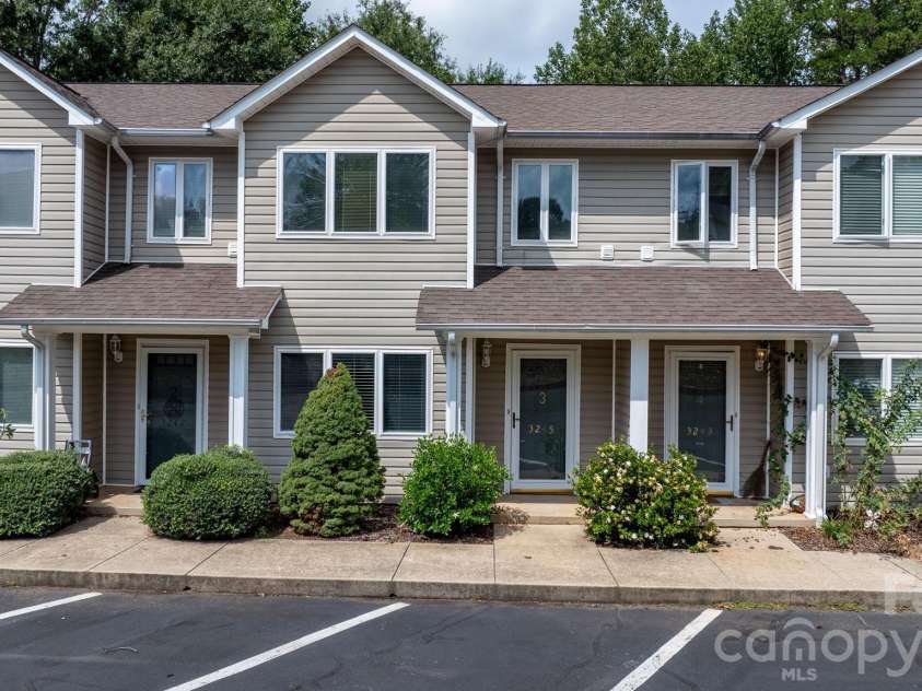 3245 White Oak Court, Claremont, NC 28610.  MLS# CAR4419160, YatesRealty ID 47839. 