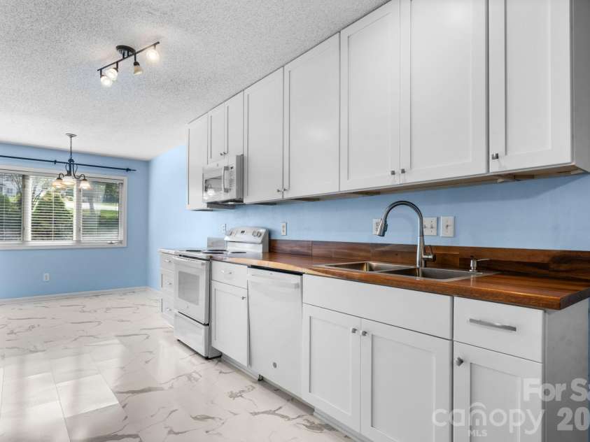 3245 White Oak Court, Claremont, NC 28610.  MLS# CAR4419160, YatesRealty ID 47839. 