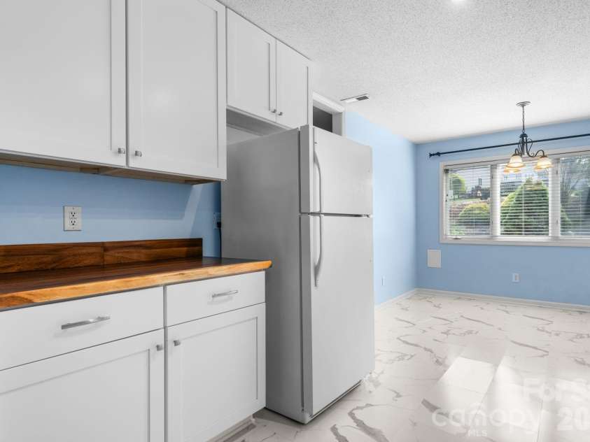 3245 White Oak Court, Claremont, NC 28610.  MLS# CAR4419160, YatesRealty ID 47839. 