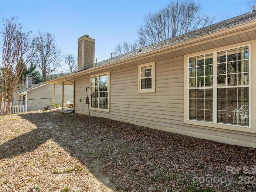 2625 Middleton Circle, Hendersonville, NC 28791.  MLS# CAR4225806, YatesRealty ID 4784. 