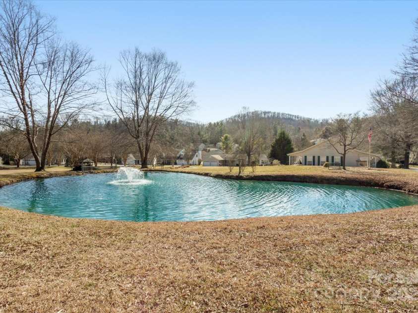 2625 Middleton Circle, Hendersonville, NC 28791.  MLS# CAR4225806, YatesRealty ID 4784. 