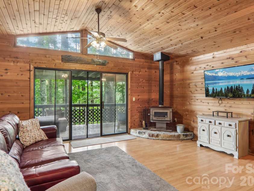 21 Wild Bird Lane, Maggie Valley, NC 28751.  MLS# CAR4419423, YatesRealty ID 47840. 