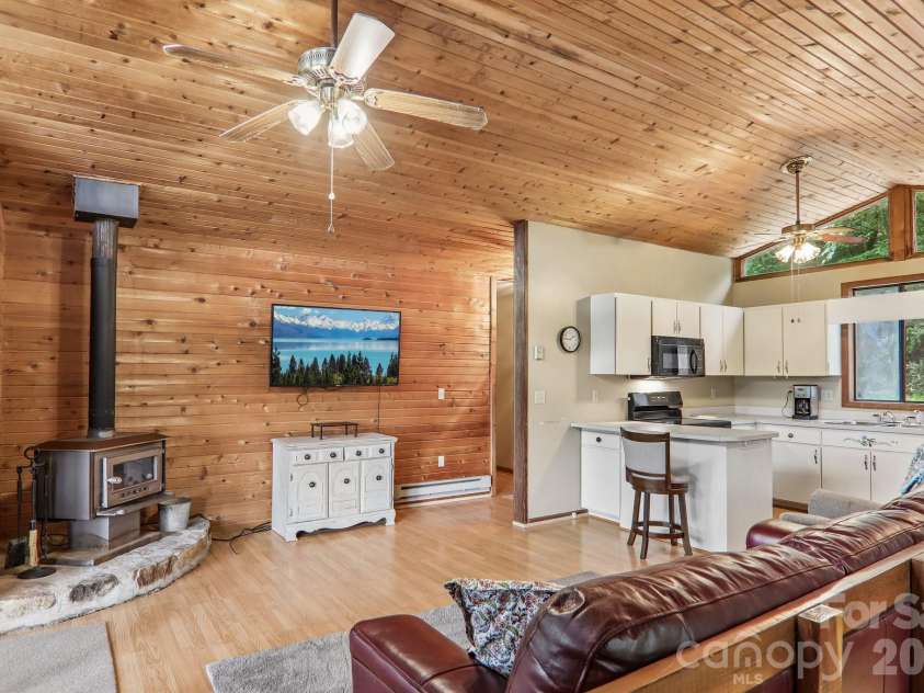 21 Wild Bird Lane, Maggie Valley, NC 28751.  MLS# CAR4419423, YatesRealty ID 47840. 