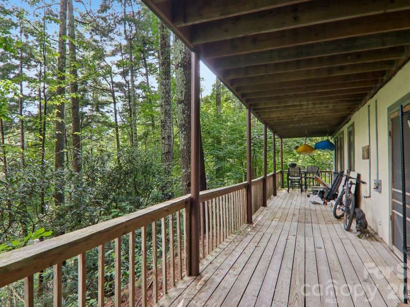 21 Wild Bird Lane, Maggie Valley, NC 28751.  MLS# CAR4419423, YatesRealty ID 47840. 