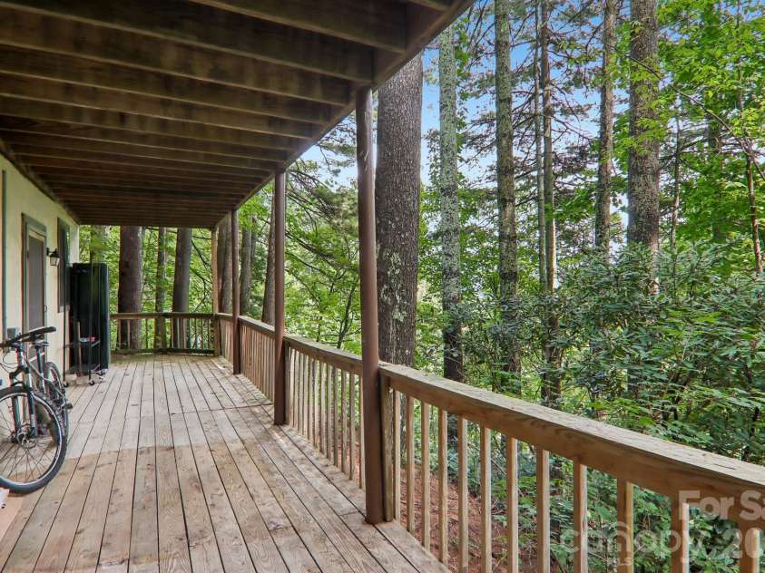 21 Wild Bird Lane, Maggie Valley, NC 28751.  MLS# CAR4419423, YatesRealty ID 47840. 