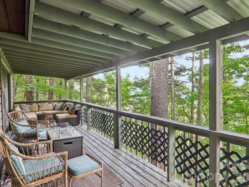 21 Wild Bird Lane, Maggie Valley, NC 28751.  MLS# CAR4419423, YatesRealty ID 47840. 