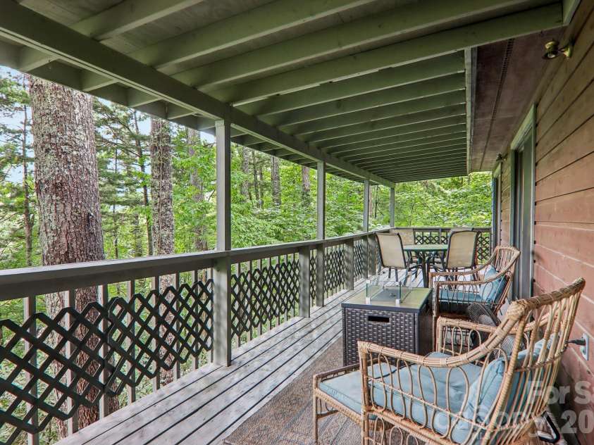 21 Wild Bird Lane, Maggie Valley, NC 28751.  MLS# CAR4419423, YatesRealty ID 47840. 