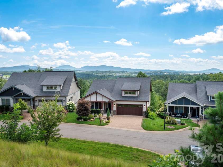 16 Britton Knoll Pass, Arden, NC 28704.  MLS# CAR4417470, YatesRealty ID 47841. 