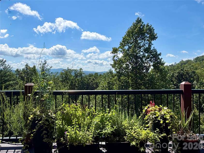 16 Britton Knoll Pass, Arden, NC 28704.  MLS# CAR4417470, YatesRealty ID 47841. 