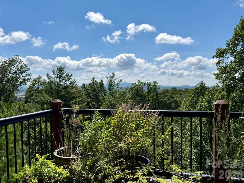 16 Britton Knoll Pass, Arden, NC 28704.  MLS# CAR4417470, YatesRealty ID 47841. 