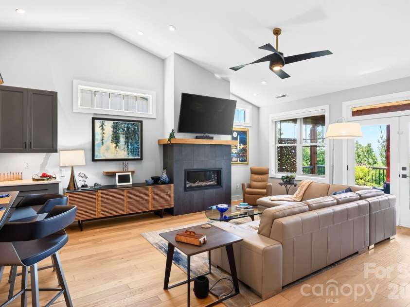 16 Britton Knoll Pass, Arden, NC 28704.  MLS# CAR4417470, YatesRealty ID 47841. Living Room