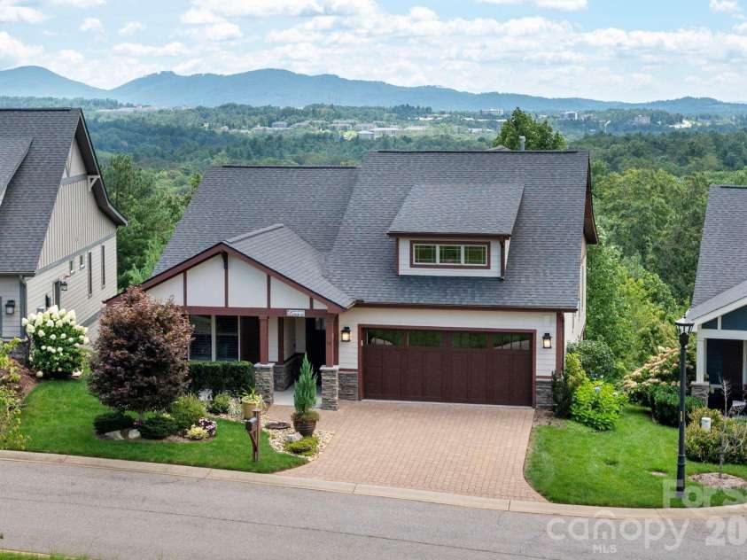 16 Britton Knoll Pass, Arden, NC 28704.  MLS# CAR4417470, YatesRealty ID 47841. Welcome to 16 Britton Knoll Pass!