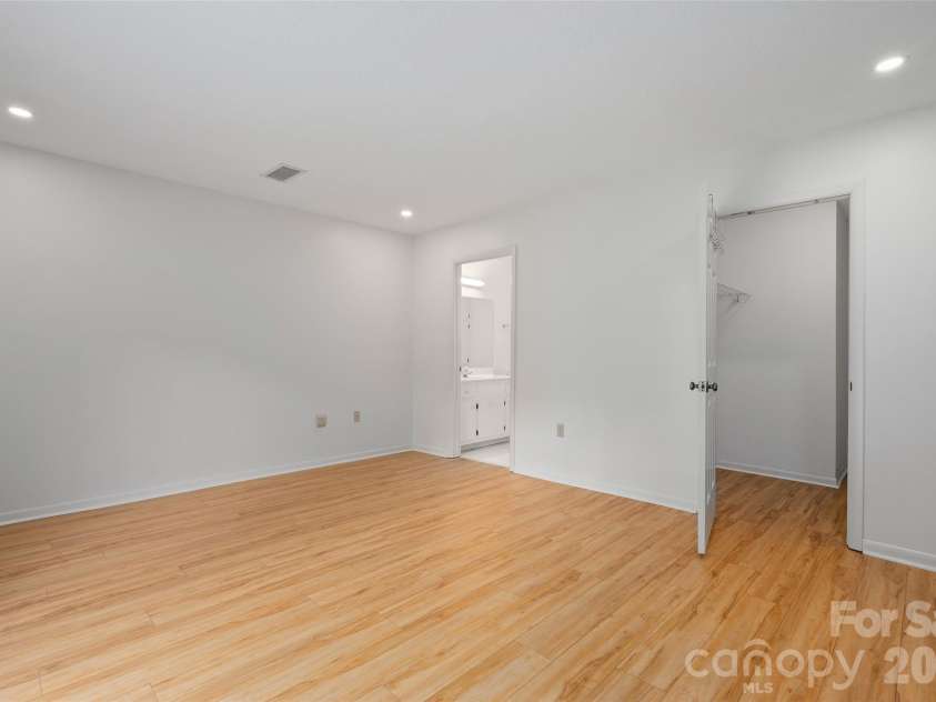 26 Lodge Lane, Waynesville, NC 28786.  MLS# CAR4418429, YatesRealty ID 47843. 