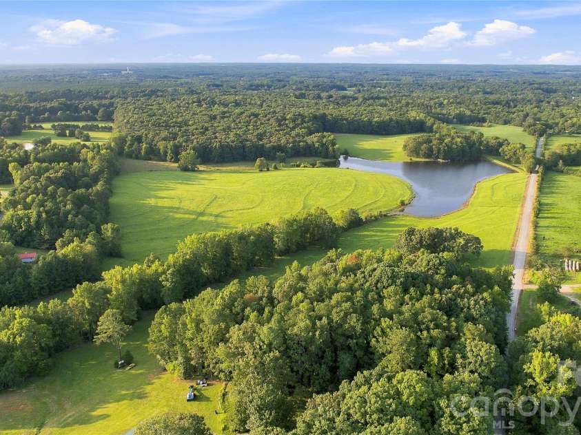 1979 Willie Usher Road, Lancaster, SC 29720.  MLS# CAR4410738, YatesRealty ID 47845. 