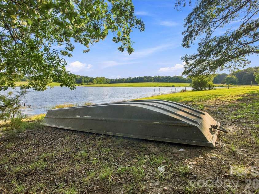 1979 Willie Usher Road, Lancaster, SC 29720.  MLS# CAR4410738, YatesRealty ID 47845. 