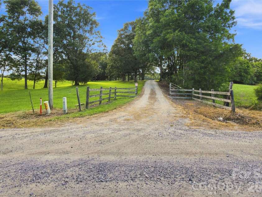 1979 Willie Usher Road, Lancaster, SC 29720.  MLS# CAR4410738, YatesRealty ID 47845. Driveway view from Willie Usher