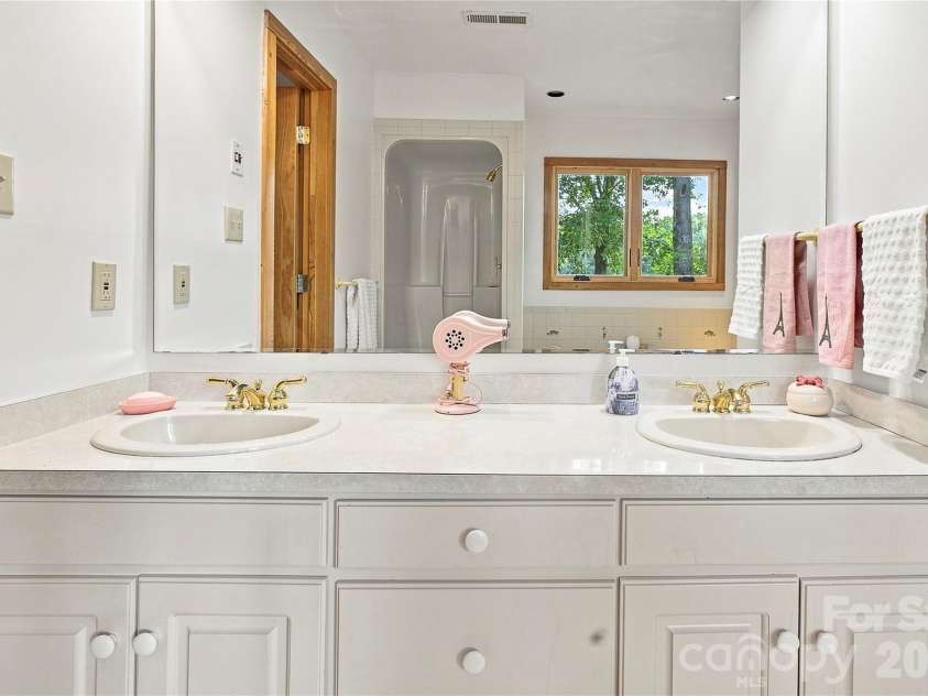 1979 Willie Usher Road, Lancaster, SC 29720.  MLS# CAR4410738, YatesRealty ID 47845. Dual Sink Vanity
