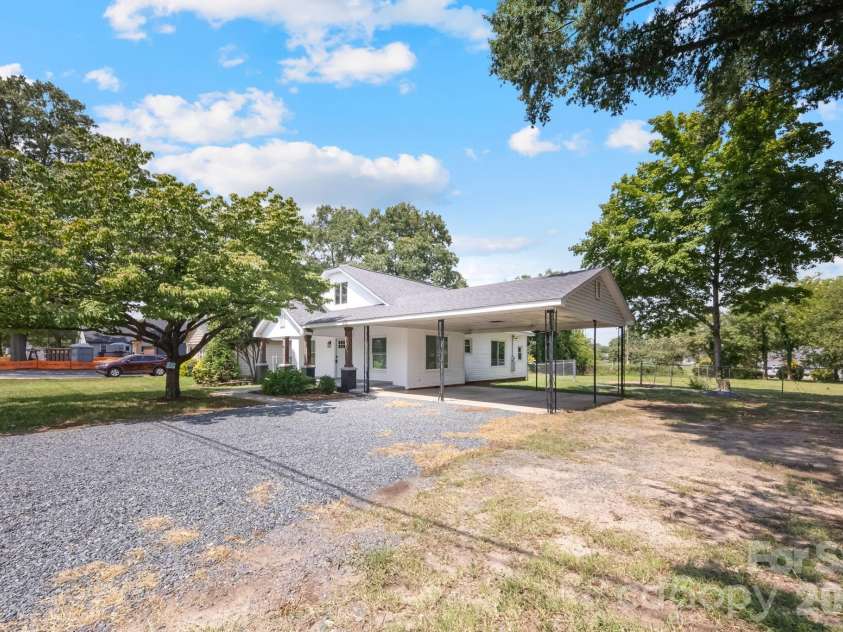 206 Bethpage Road, Kannapolis, NC 28081.  MLS# CAR4418585, YatesRealty ID 47846. 