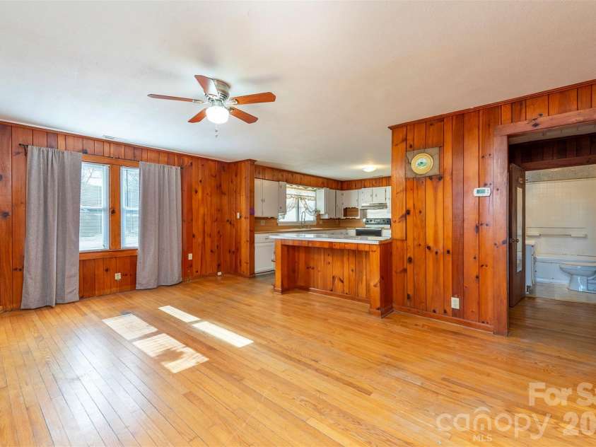 106 Scotland Street, Black Mountain, NC 28711.  MLS# CAR4344660, YatesRealty ID 4785. 