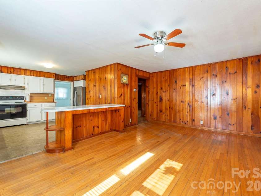 106 Scotland Street, Black Mountain, NC 28711.  MLS# CAR4344660, YatesRealty ID 4785. 