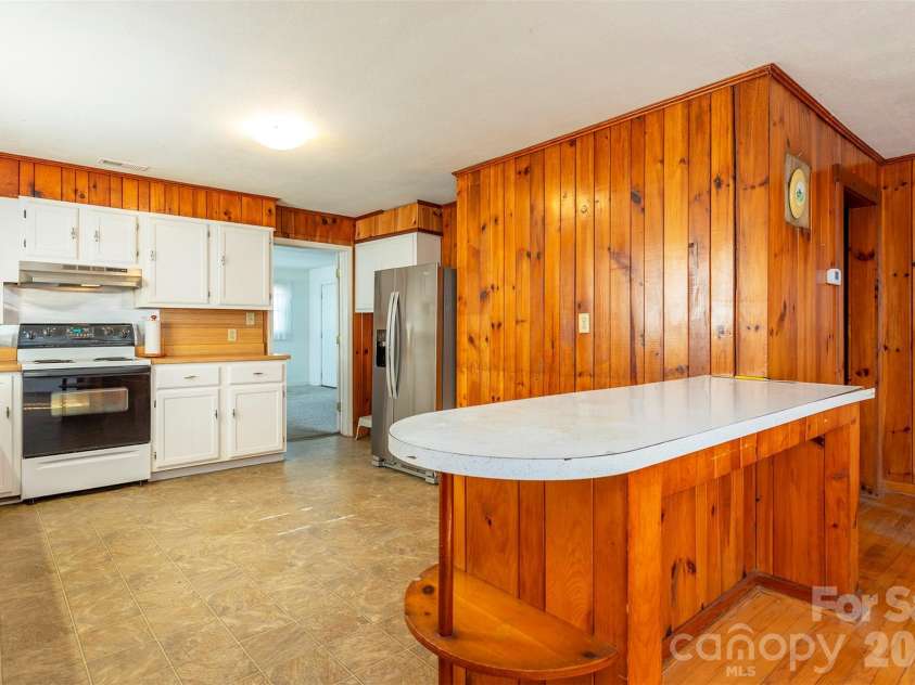 106 Scotland Street, Black Mountain, NC 28711.  MLS# CAR4344660, YatesRealty ID 4785. 