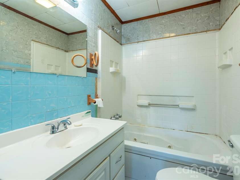 106 Scotland Street, Black Mountain, NC 28711.  MLS# CAR4344660, YatesRealty ID 4785. 