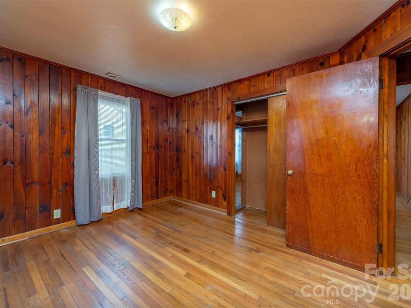 106 Scotland Street, Black Mountain, NC 28711.  MLS# CAR4344660, YatesRealty ID 4785. 