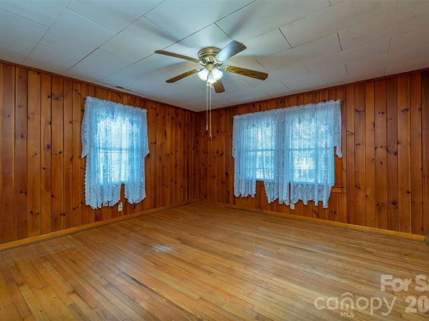 106 Scotland Street, Black Mountain, NC 28711.  MLS# CAR4344660, YatesRealty ID 4785. 