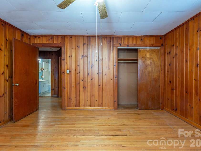 106 Scotland Street, Black Mountain, NC 28711.  MLS# CAR4344660, YatesRealty ID 4785. 