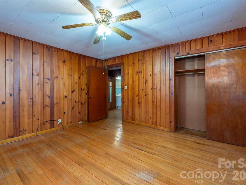 106 Scotland Street, Black Mountain, NC 28711.  MLS# CAR4344660, YatesRealty ID 4785. 